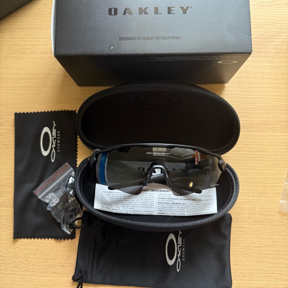 Oakley Men's Glasses with Black Frame and Blue Accents